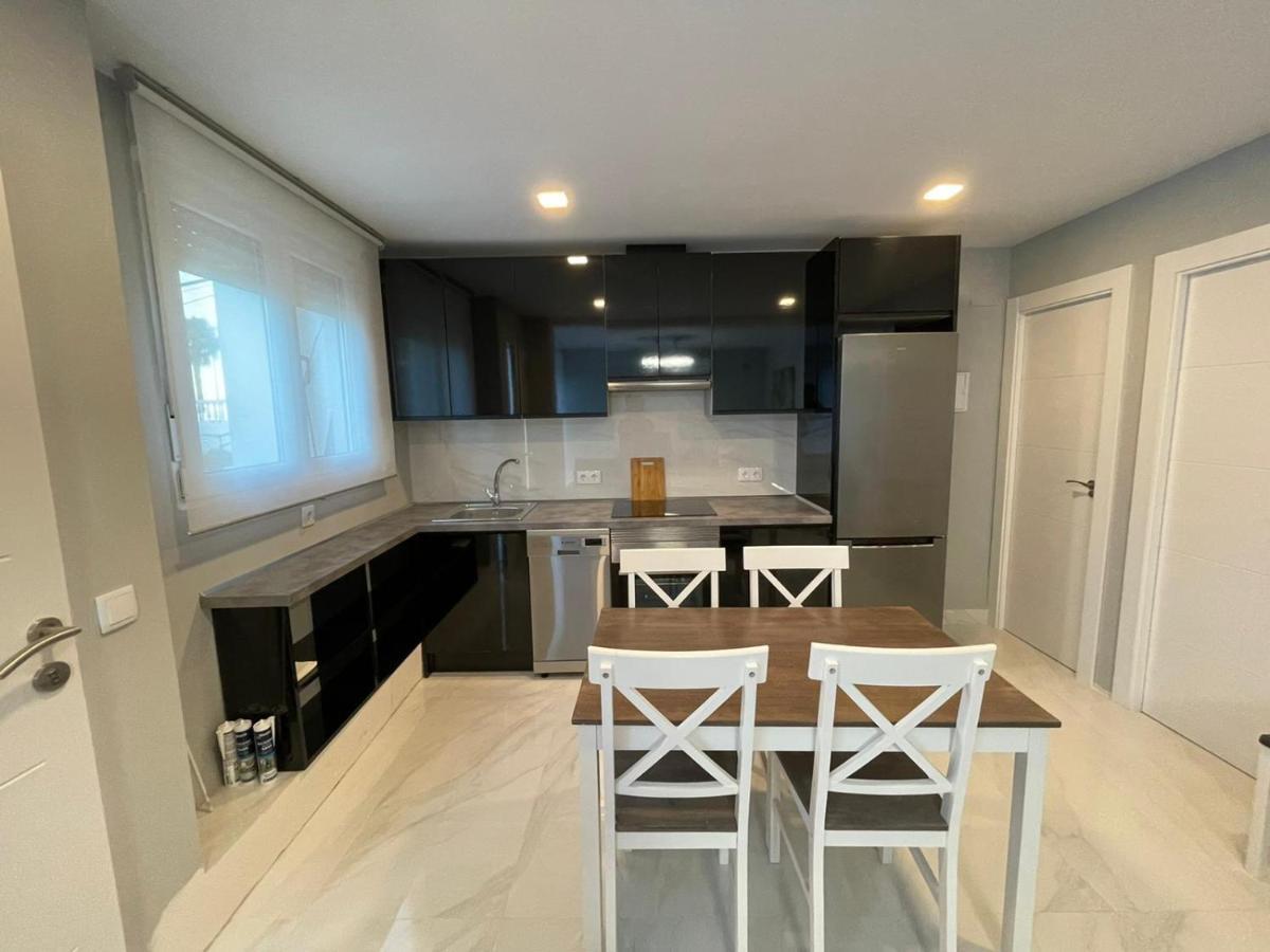 Seafront Recently Renovated Apartment *