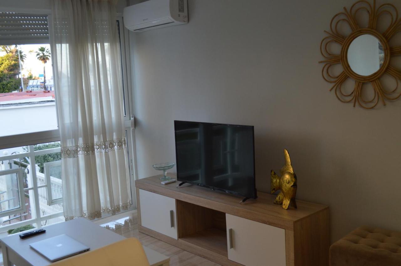 Seafront Recently Renovated Apartament *